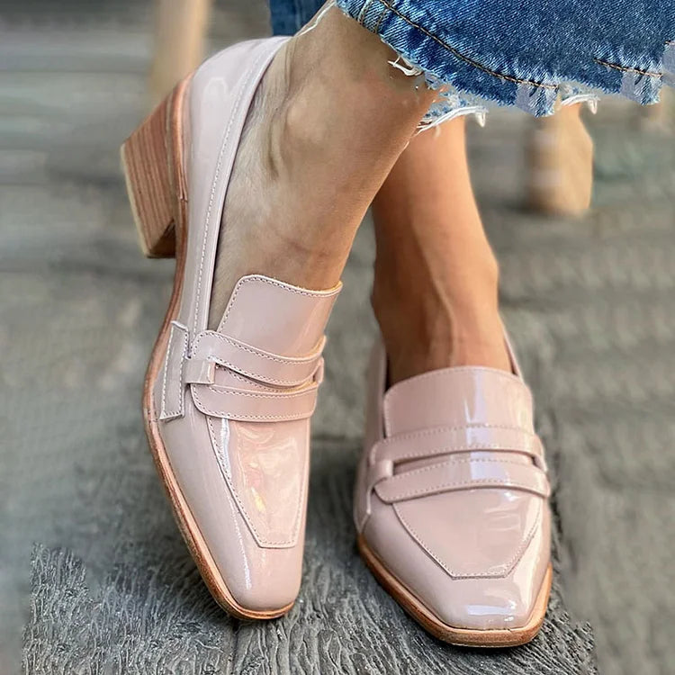MOCASINES BRILLANTES DE TACÓN ANCHO