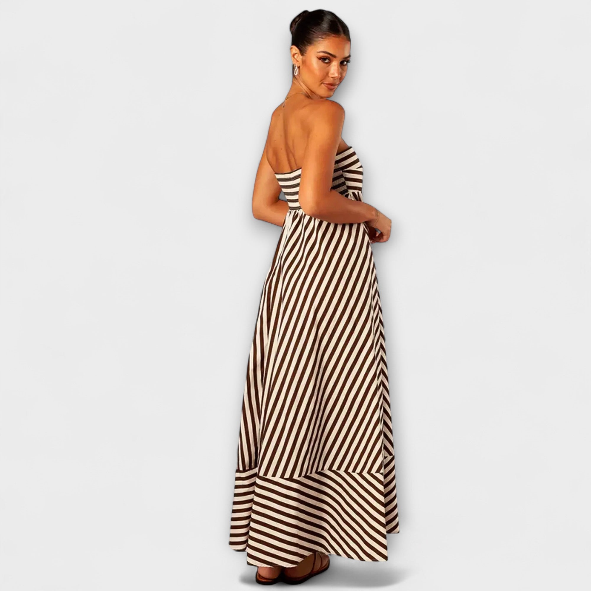 Maxi vestido Encanto Nocturno con volantes