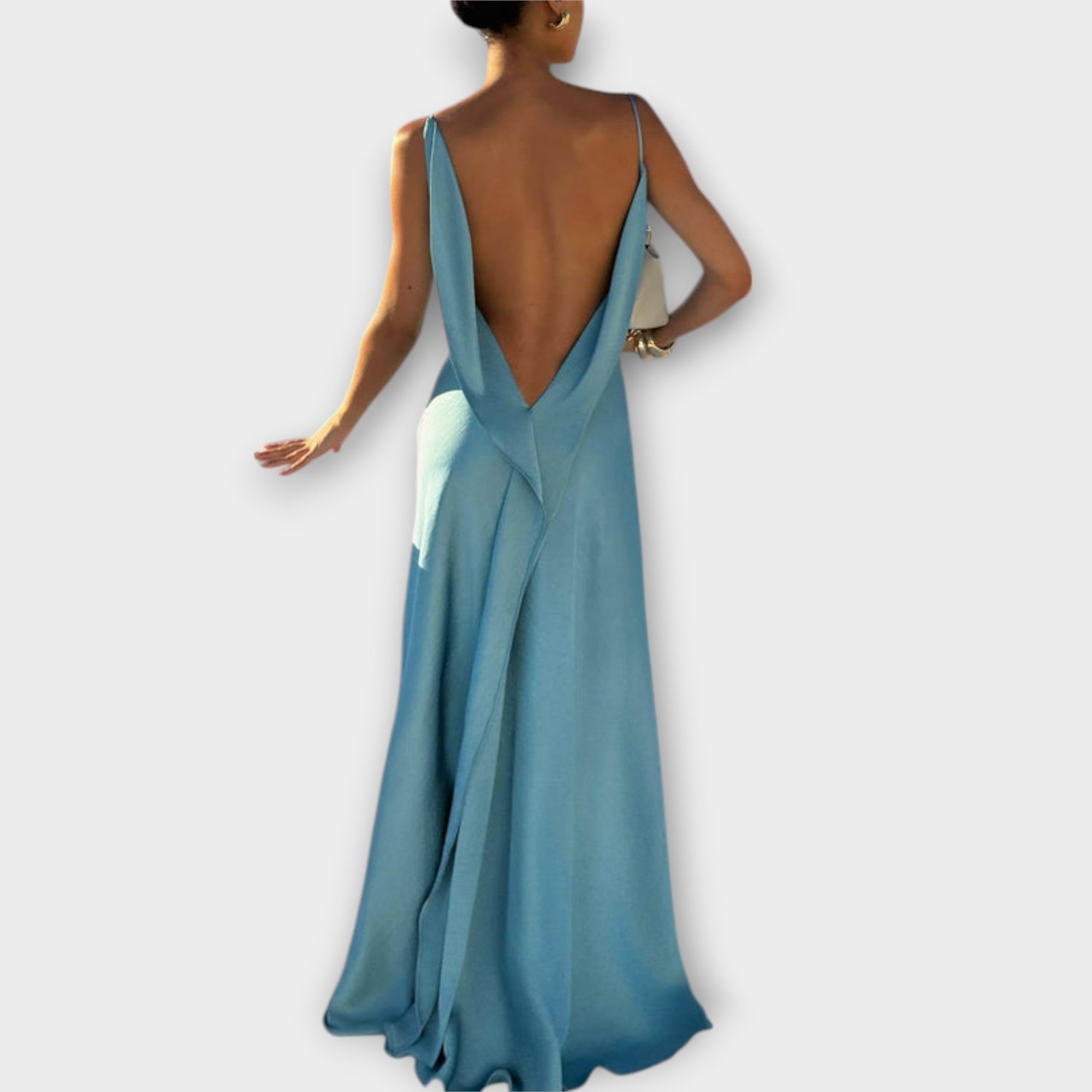 Hallie - Elegante vestido maxi de satén con alta abertura