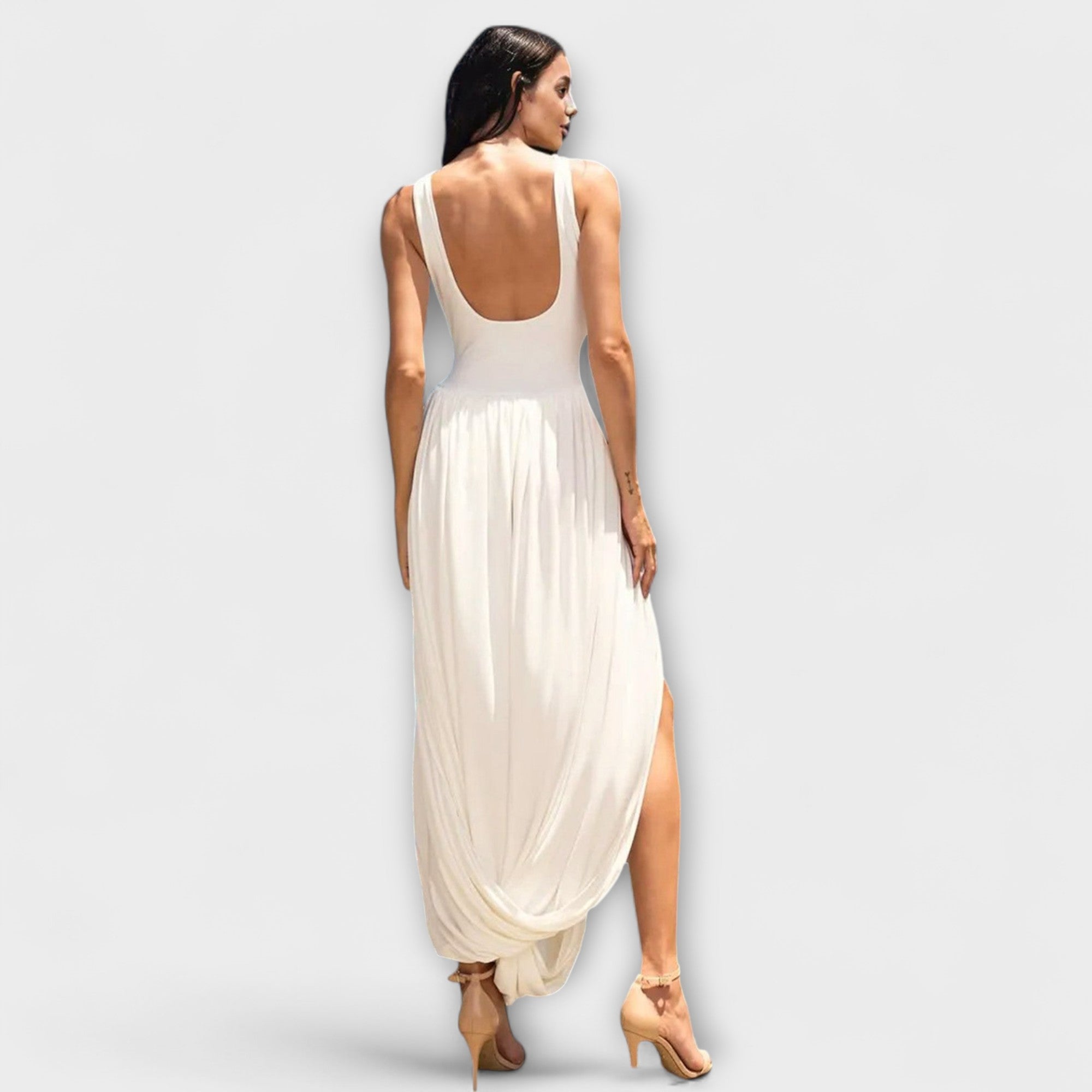 Maxi vestido con falda drapeada y abertura lateral