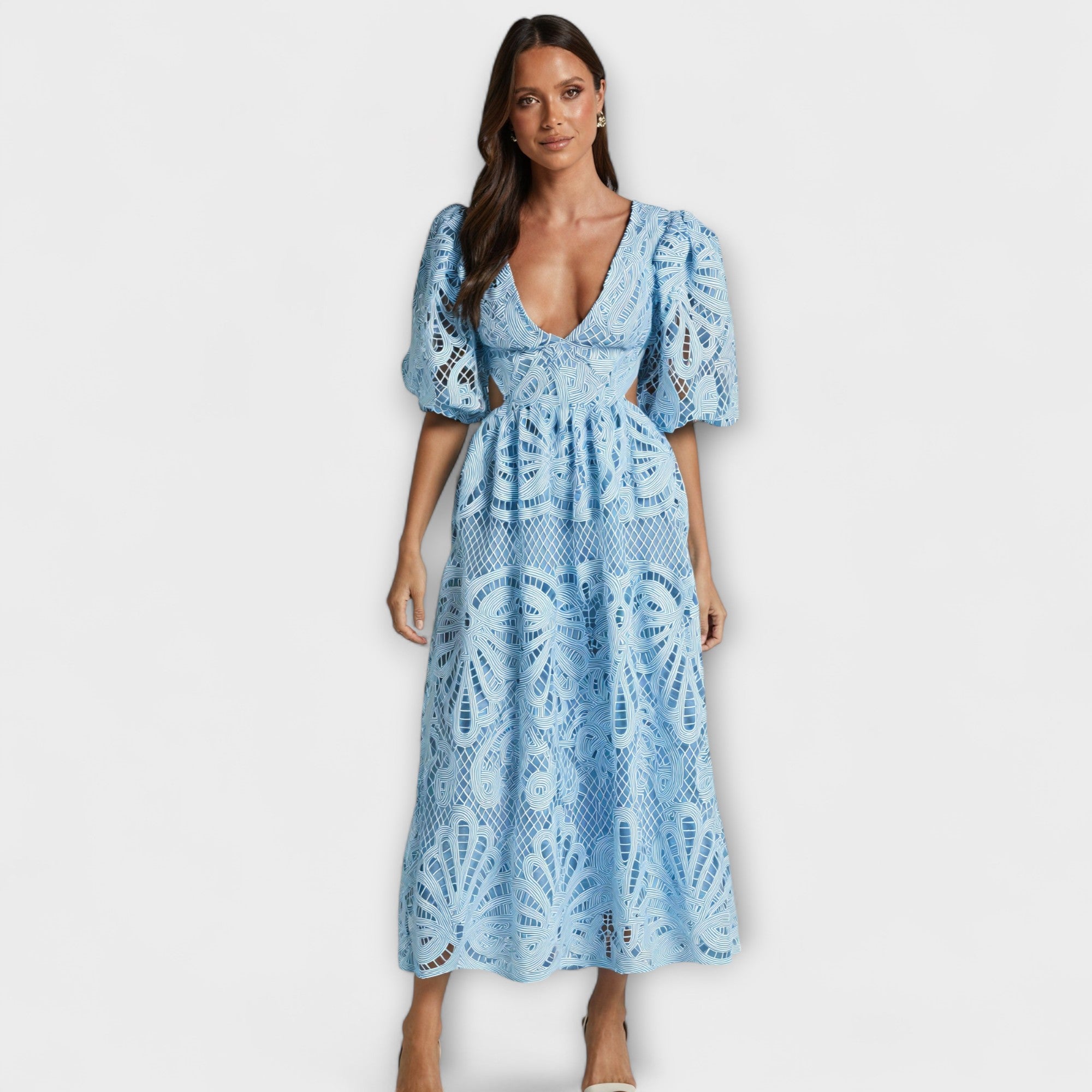 Vestido elegante con delicados detalles