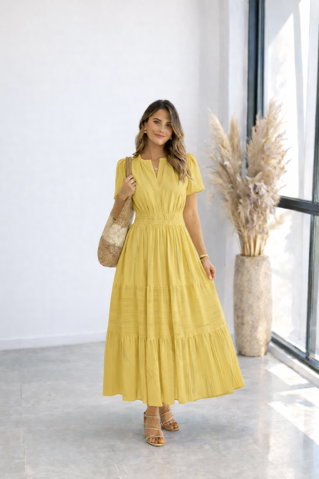 Aura | Vestido Blanco Fluido Elegante con Cintura Elástica