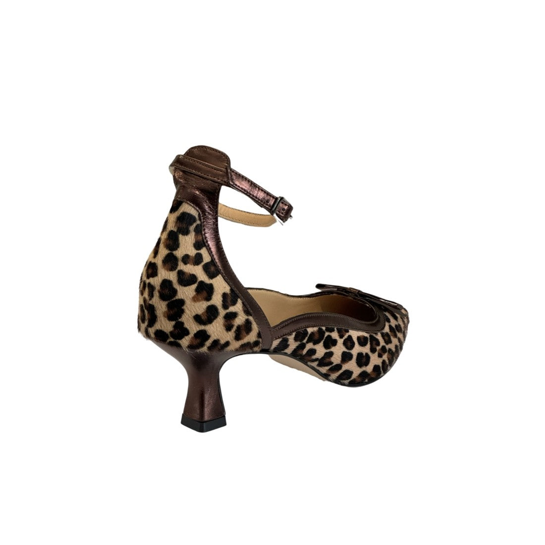 DECOLLETE CON ESTAMPADO DE LEOPARDO